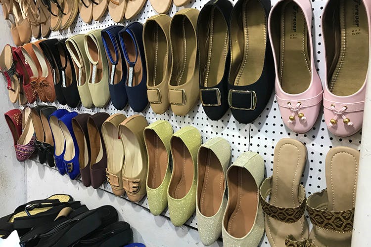 Footwear,Shoe,Shoe store,Sandal