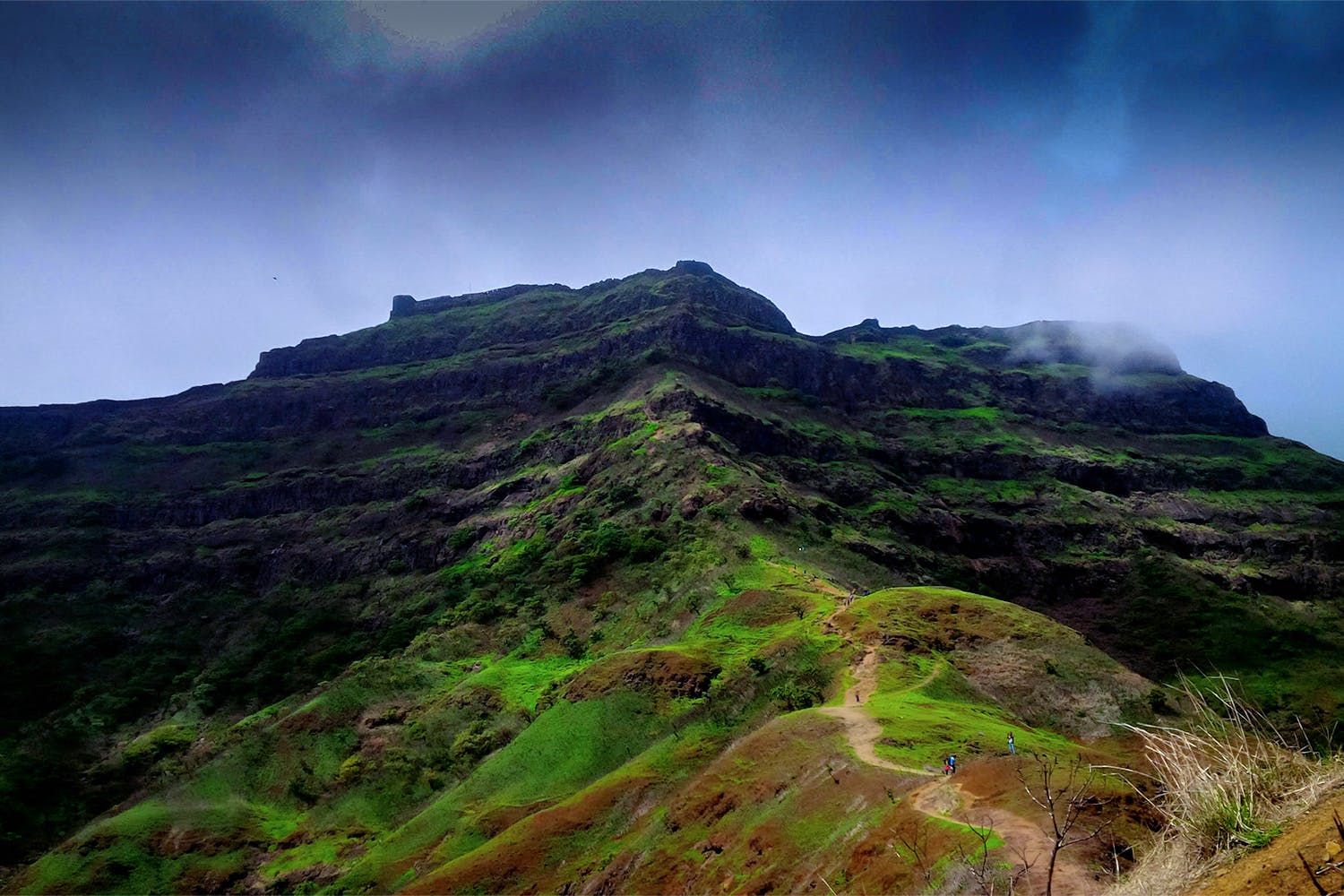 Mountainous landforms,Highland,Nature,Mountain,Sky,Hill,Natural landscape,Vegetation,Green,Ridge