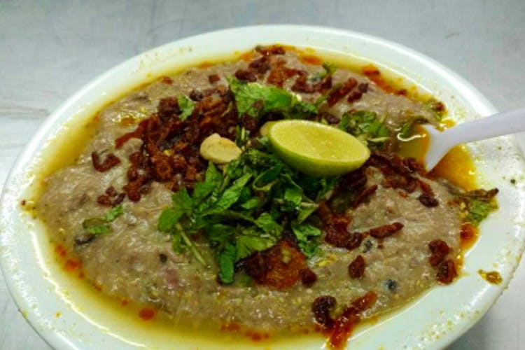 Dish,Food,Cuisine,Haleem,Ingredient,Hyderabadi haleem,Produce,Bubur ayam,Side dish,appetizer