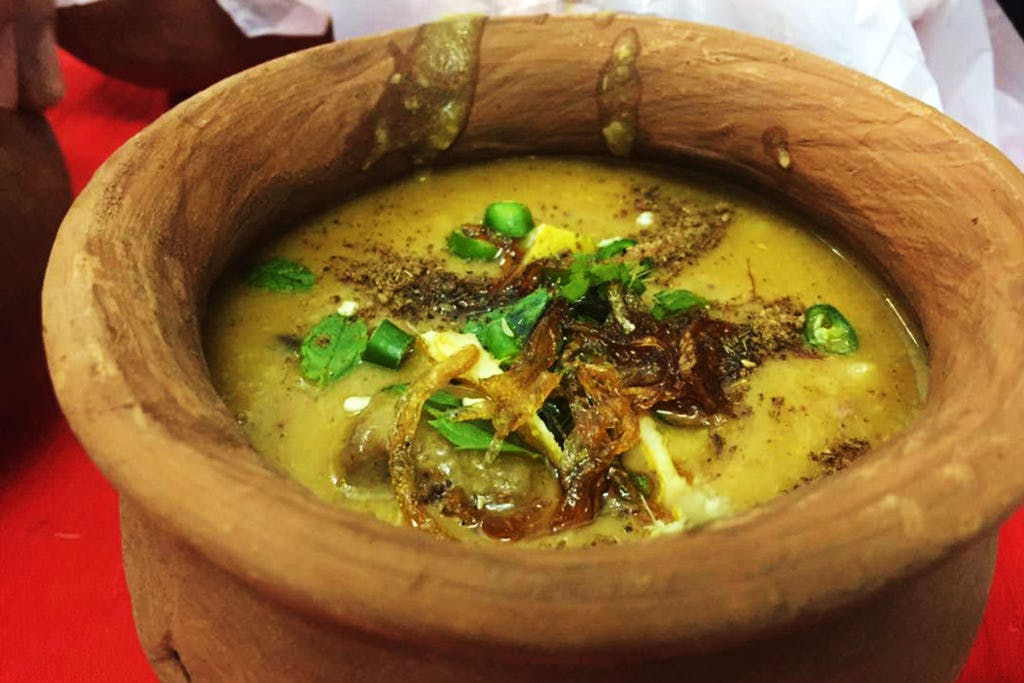 Dish,Food,Cuisine,Ingredient,Soup,Curry,Hyderabadi haleem,Produce,Haejangguk,Haleem