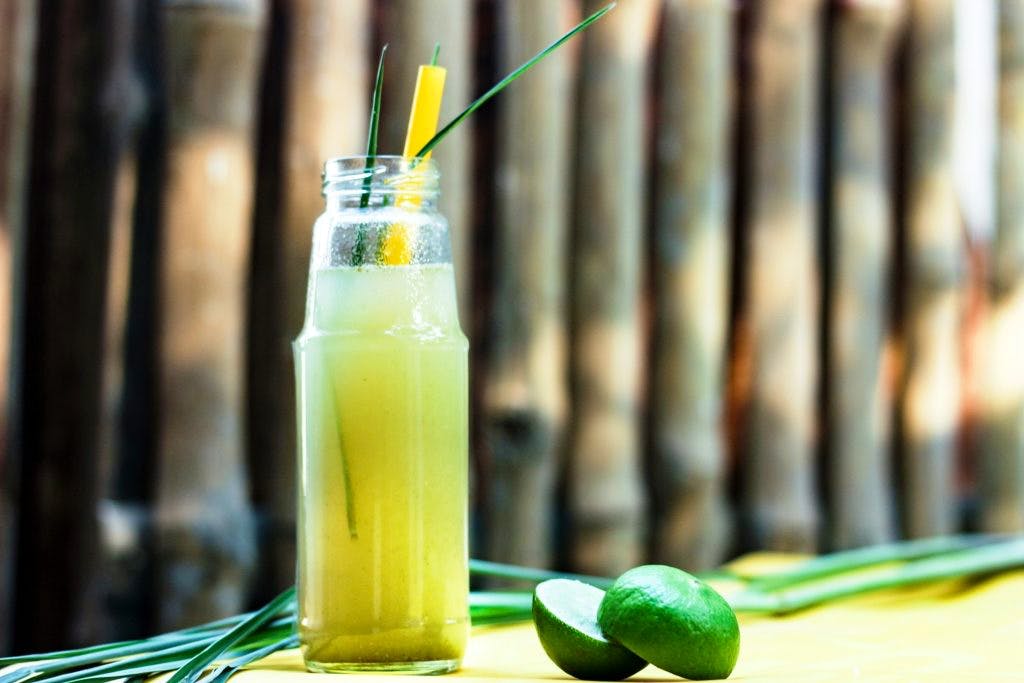 Drink,Juice,Drinking straw,Lime,Liqueur,Lemonade,Non-alcoholic beverage,Food,Lemon,Distilled beverage