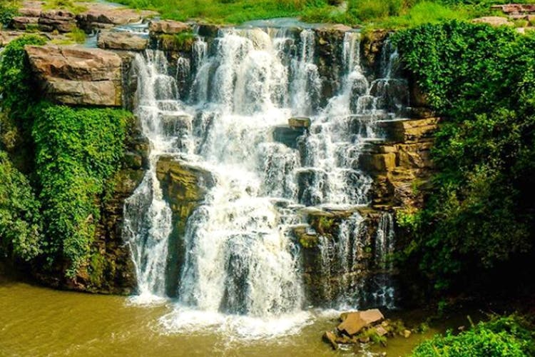 Waterfall,Water resources,Natural landscape,Body of water,Nature,Water,Nature reserve,Watercourse,Vegetation,Chute