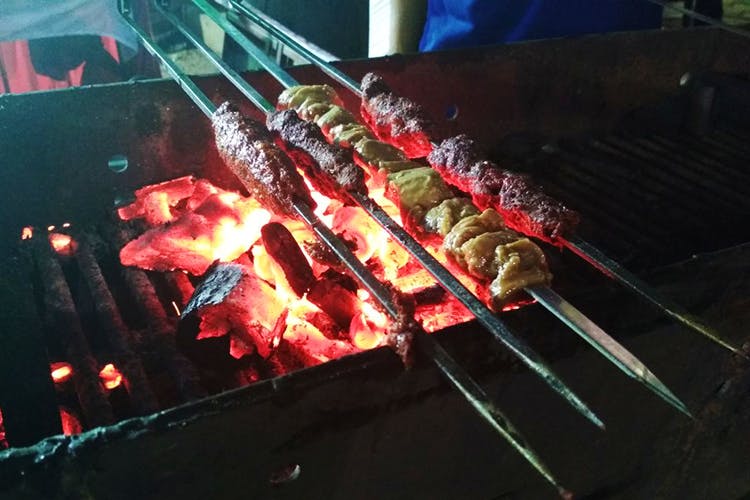 Barbecue,Grilling,Shashlik,Roasting,Cooking,Food,Barbecue grill,Souvlaki,Satay,Skewer