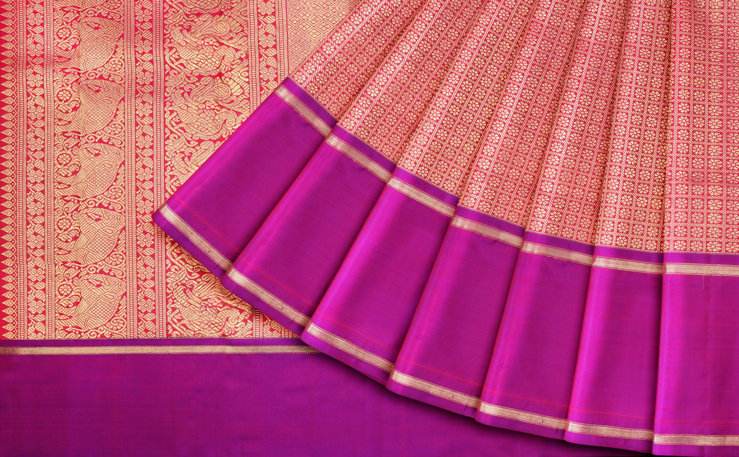 Purple,Pink,Magenta,Violet,Textile,Linens,Tints and shades,Tablecloth