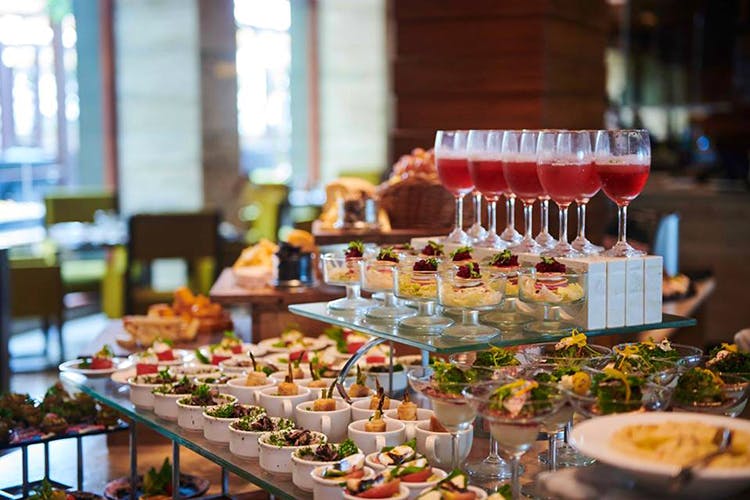 Meal,Brunch,Food,Rehearsal dinner,Finger food,Buffet,À la carte food,Cuisine,appetizer,Table