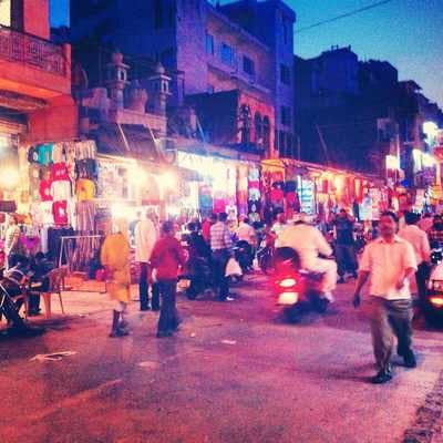 Night,Town,Public space,Human settlement,Marketplace,Market,Bazaar,Sky,City,Street