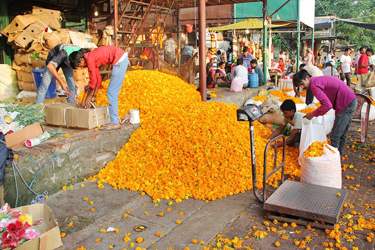 Selling,Marketplace,Orange,Public space,Yellow,Market,Bazaar,Plant,Temple
