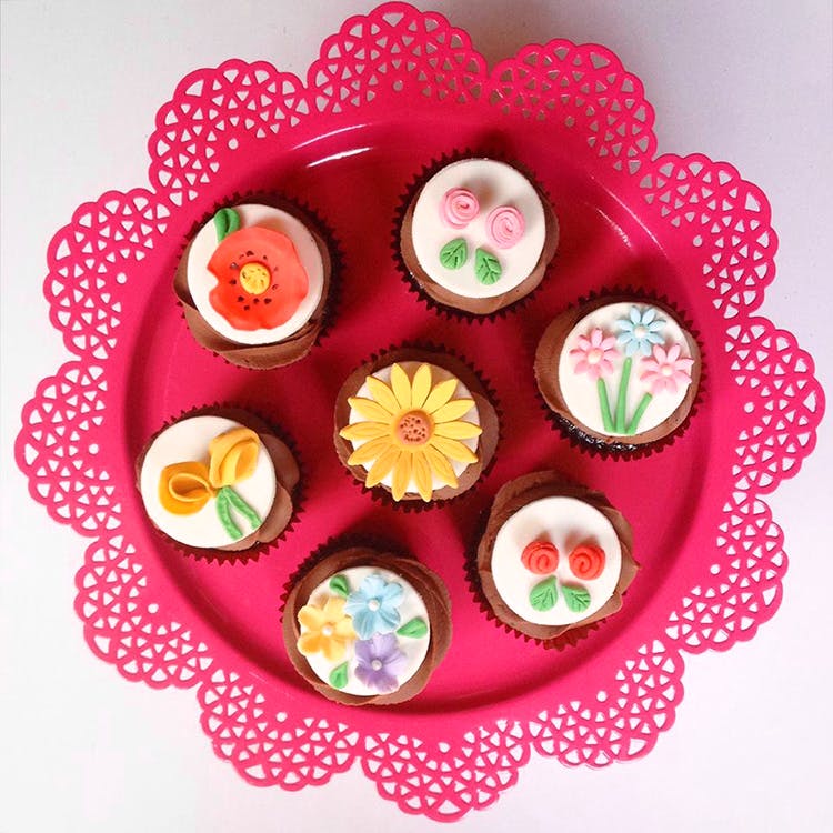 Food,Baking cup,Pink,Baking,Sweetness,Cuisine,Dessert,Muffin,Baked goods,Confectionery