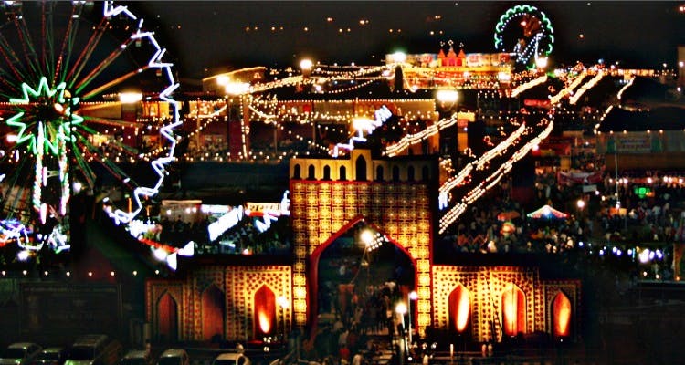 Light,Lighting,Night,Christmas lights,Event,Fête,Tourist attraction,Midnight,Christmas decoration,City