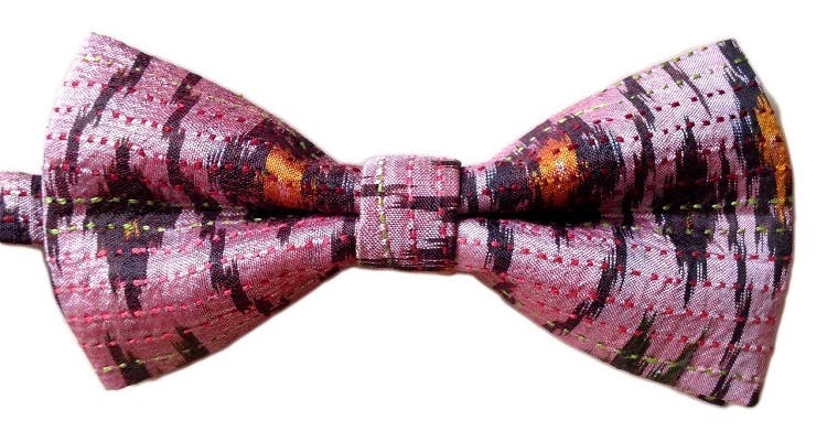 Bow tie,Purple,Tie,Fashion accessory,Violet,Pink,Plaid,Pattern,Magenta