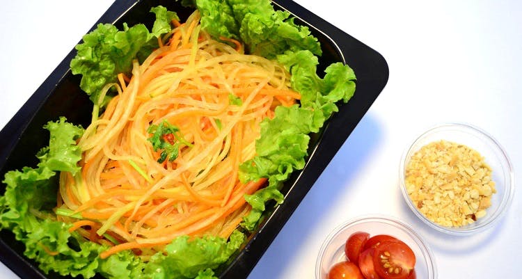 Food,Dish,Cuisine,Ingredient,Rice noodles,Lunch,Leaf vegetable,Produce,Vegetable,Recipe