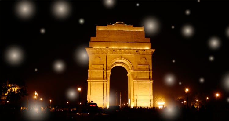 Arch,Triumphal arch,Landmark,Night,Sky,Architecture,Light,Monument,Lighting,Atmosphere