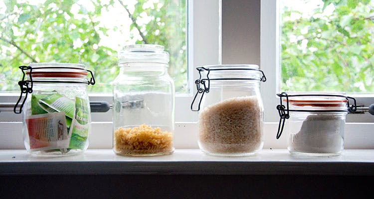 Food storage containers,Mason jar,Glass,Drinkware,Lid,Tableware,Home accessories,Room,Food storage,Glass bottle