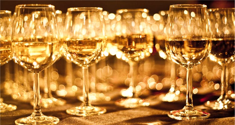 Stemware,Wine glass,Champagne stemware,Glass,Drinkware,Drink,Tableware,Champagne,Wine,Alcohol