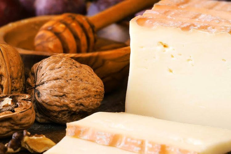 Food,Cheese,Parmigiano-reggiano,Ingredient,Dairy,Grana padano,Montasio,Pecorino romano,Gruyère cheese,Cuisine
