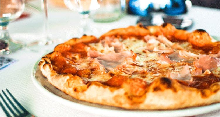 Dish,Food,Cuisine,Pizza,Ingredient,California-style pizza,Flatbread,Pizza cheese,Italian food,Produce