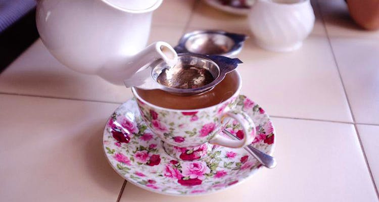 Cup,Teapot,Teacup,Porcelain,Tableware,Serveware,Cup,Coffee cup,Drinkware,Ceramic