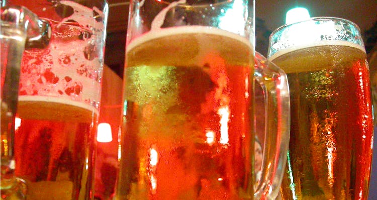 Drink,Beer glass,Beer,Alcoholic beverage,Lager,Beer cocktail,Crodino,Alcohol,Champagne cocktail,Distilled beverage
