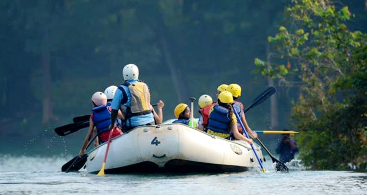 Water transportation,Rafting,Inflatable boat,Raft,Boats and boating--Equipment and supplies,Outdoor recreation,Water sport,Oar,River,Boat