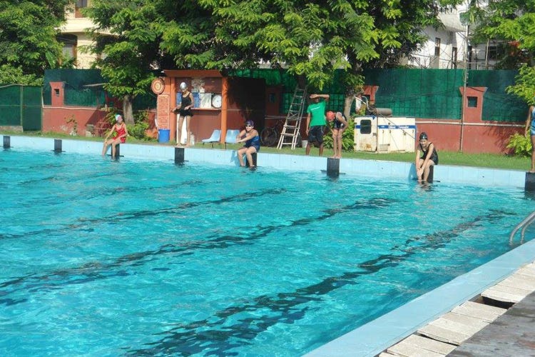 Swimming pool,Leisure,Leisure centre,Water,Fun,Recreation,Vacation,Swimming,Games