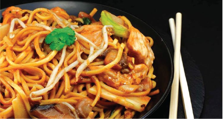 Dish,Food,Cuisine,Noodle,Fried noodles,Chinese noodles,Lo mein,Chow mein,Ingredient,Hot dry noodles