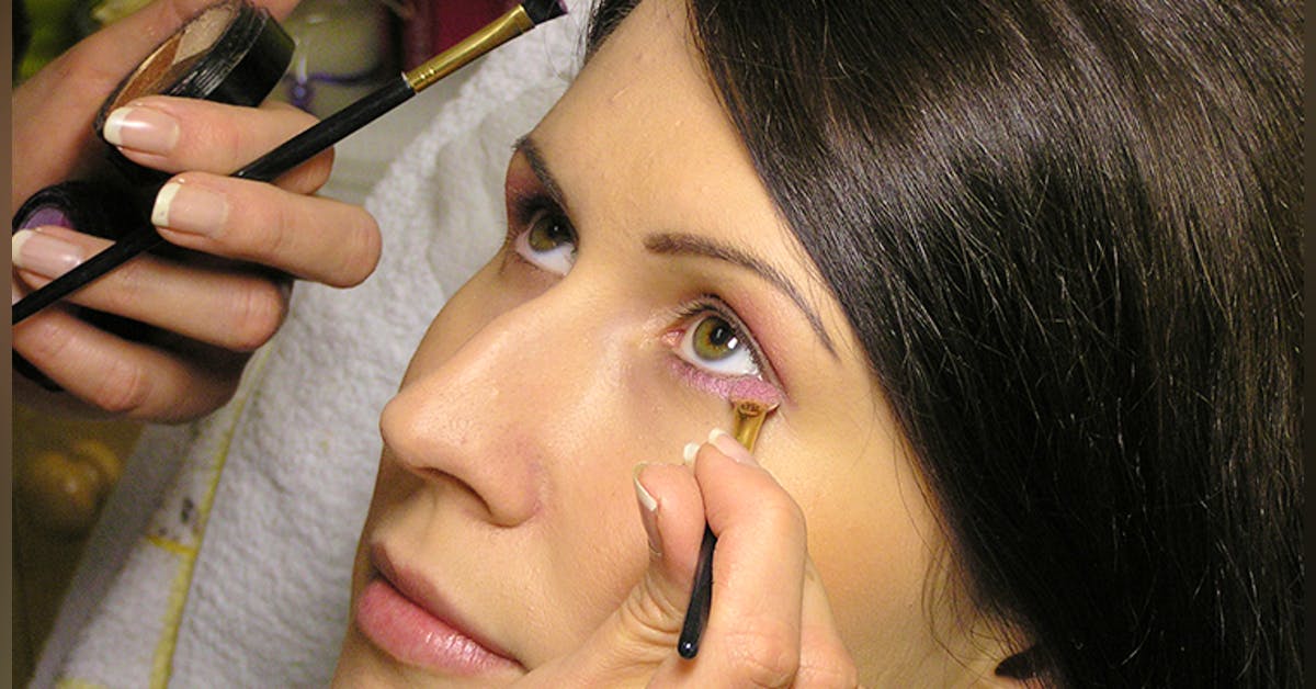 Get Great Eyebrows Sunflower Salon Khan Market Lbb Delhi