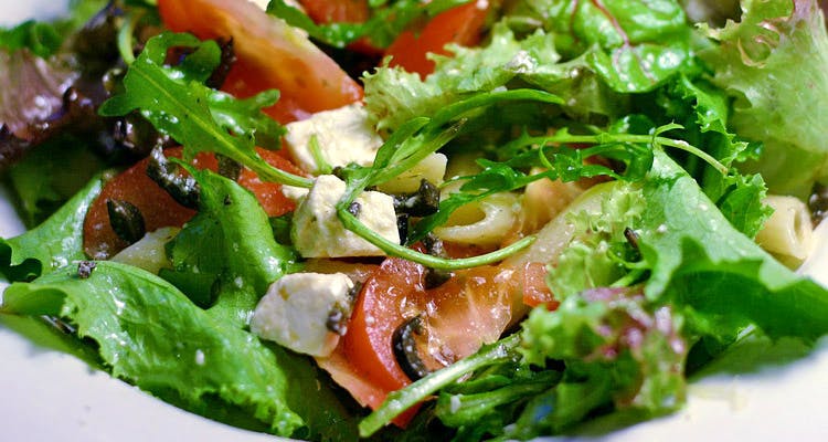 Dish,Food,Cuisine,Garden salad,Salad,Leaf vegetable,Vegetable,Ingredient,Spinach salad,Caesar salad