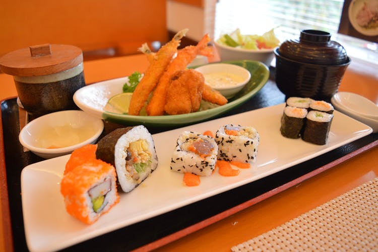 Dish,Food,Cuisine,Meal,Ingredient,Sushi,Brunch,Comfort food,California roll,Lunch