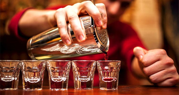 Drink,Alcohol,Alcoholic beverage,Liqueur,Distilled beverage,Hand,Old fashioned glass,Whisky,Finger,Bar