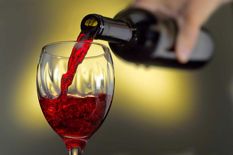 Wine glass,Stemware,Drink,Champagne stemware,Alcohol,Drinkware,Glass,Red wine,Alcoholic beverage,Wine