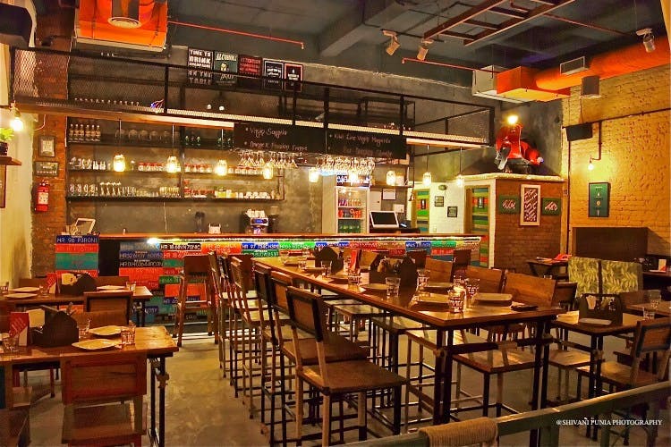 Drinking establishment,Restaurant,Building,Pub,Bar,Tavern,Café,Fast food restaurant,Interior design,Room