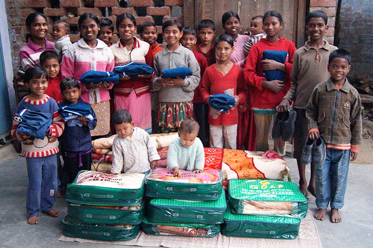 Donate Warm Clothes & Blankets To These NGOs | LBB, Delhi