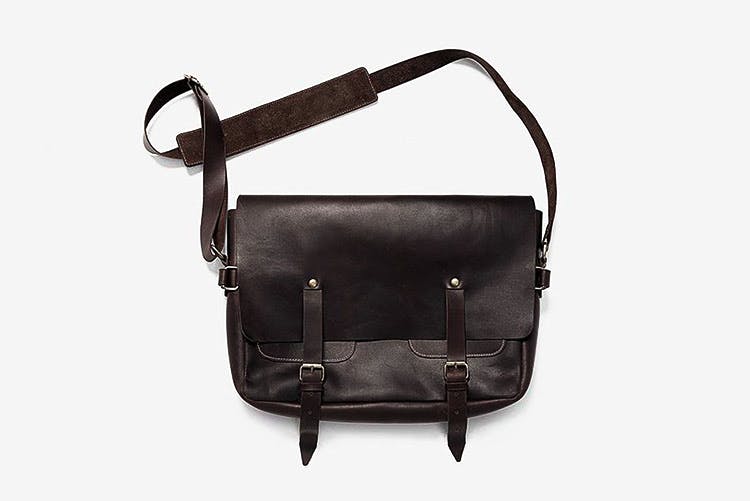 Bag,Handbag,Leather,Messenger bag,Shoulder bag,Fashion accessory,Brown,Satchel,Mail bag,Material property