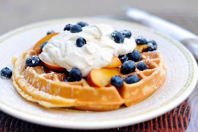 Dish,Food,Cuisine,Breakfast,Ingredient,Belgian waffle,Waffle,Whipped cream,Dessert,Meal