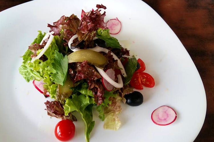 Dish,Food,Cuisine,Ingredient,Salad,Greek salad,Produce,Meat,Vegetarian food,Spinach salad