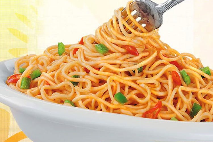 Dish,Food,Noodle,Chinese noodles,Chow mein,Cuisine,Spaghetti,Ingredient,Capellini,Instant noodles
