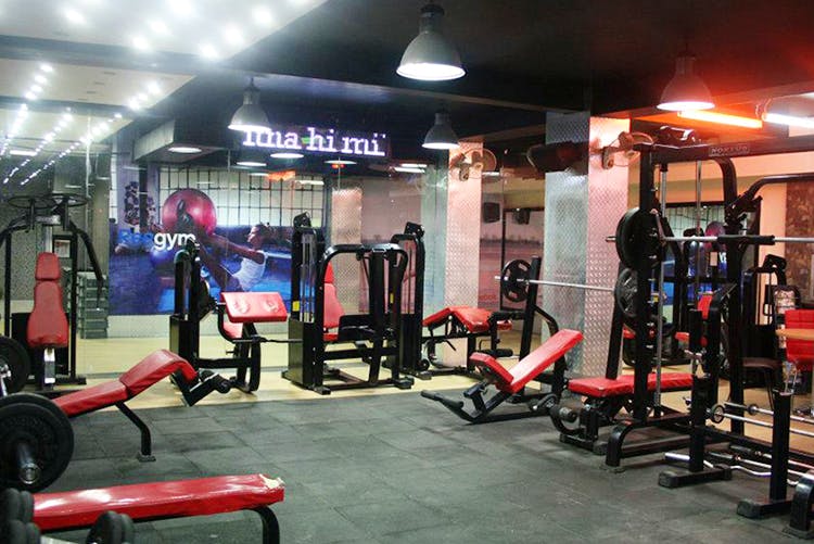 Gym,Sport venue,Room,Physical fitness,Exercise equipment,Weightlifting machine,Bench,Weight training,Crossfit,Exercise