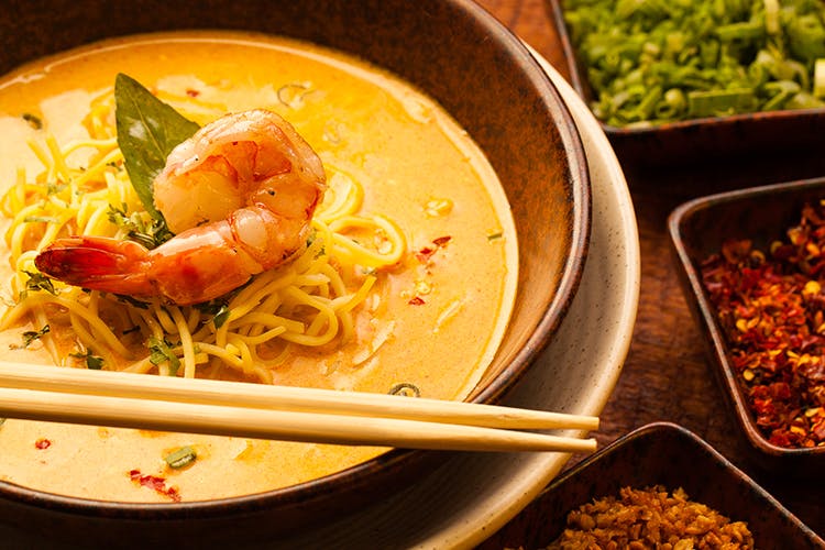 Dish,Food,Cuisine,Ingredient,Wonton noodles,Curry chicken noodles,Noodle soup,Curry mee,Hae mee,Laksa