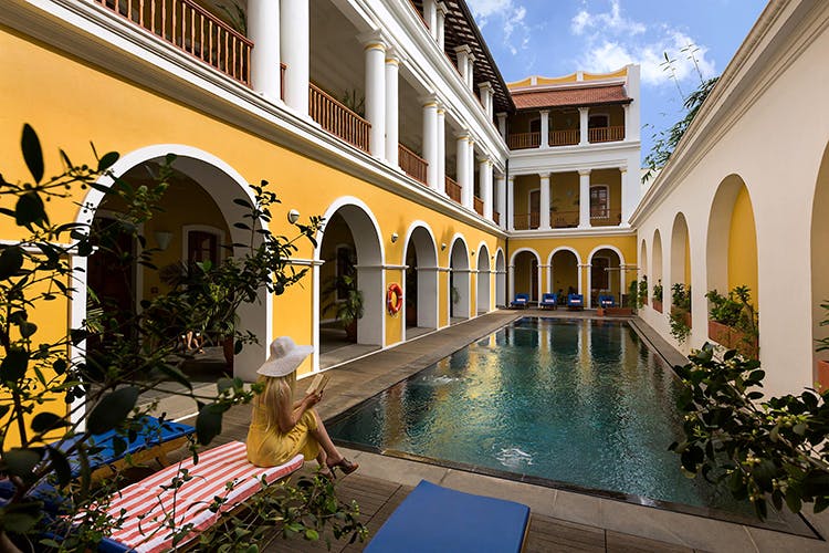 Property,Building,Real estate,Estate,House,Courtyard,Hacienda,Home,Swimming pool,Architecture