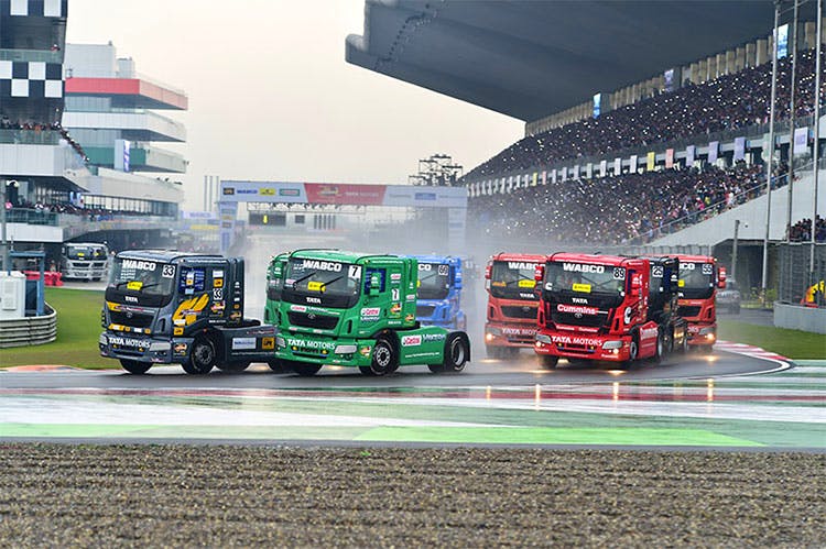 Transport,Vehicle,Car,Truck racing,Mode of transport,Truck,Automotive design,Race track,Tire,Commercial vehicle