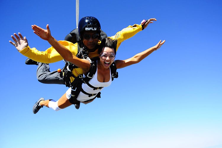 Fun,Jumping,Extreme sport,Air sports,Parachuting,Tandem skydiving,Sports,Leisure,Windsports,Sports equipment