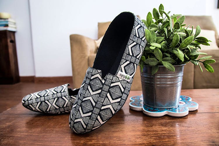 Footwear,Shoe,Font,Plant