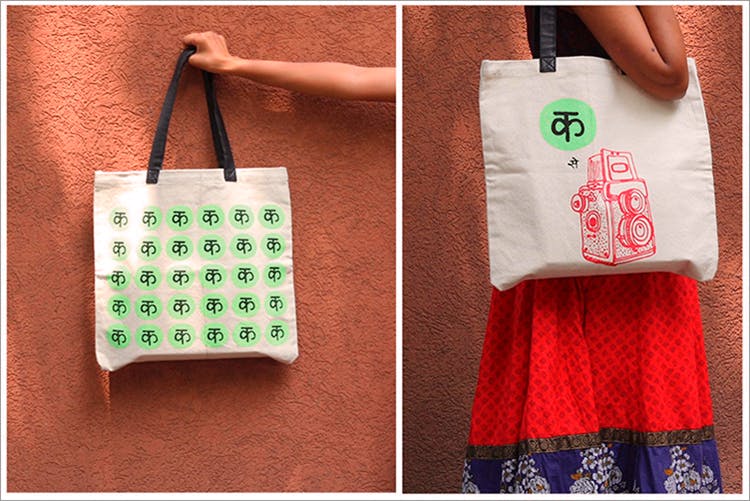 Handbag,Bag,Green,Tote bag,Fashion accessory,Pattern,Luggage and bags