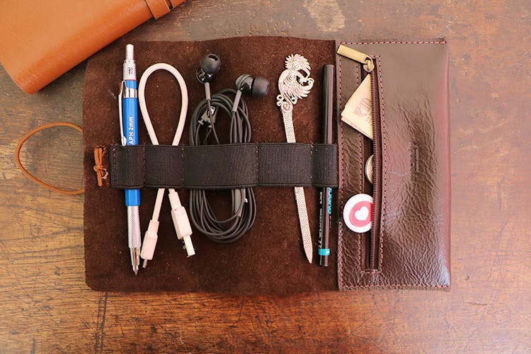 Brown,Everyday carry,Scissors,Leather,Key