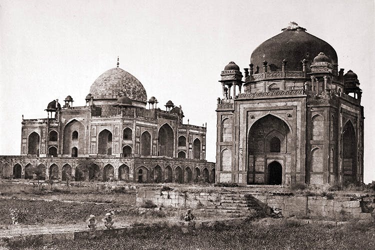 Landmark,Holy places,Architecture,Dome,Historic site,Byzantine architecture,Building,Black-and-white,Dome,Arch