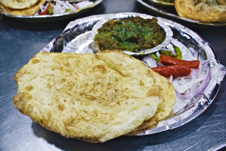 Dish,Food,Cuisine,Ingredient,Naan,Roti,Produce,Staple food,Indian cuisine,Punjabi cuisine
