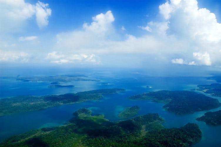 Sky,Nature,Blue,Water resources,Cloud,Water,Atmosphere,Sea,Hill station,Horizon