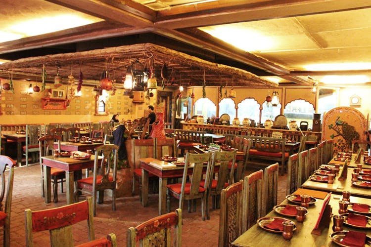 Building,Restaurant,Tavern,Interior design