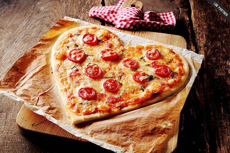 Dish,Food,Cuisine,Pizza,Ingredient,Pizza cheese,Tarte flambée,Flatbread,Italian food,Produce