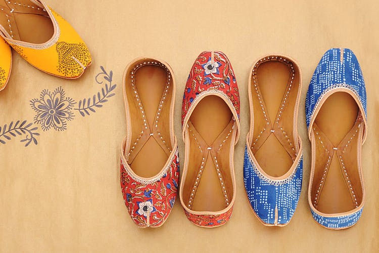 Mouve: For The Love Of Block Printed Juttis